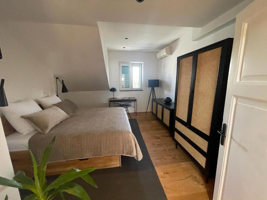Split Rooftop Loft Экстерьер фото
