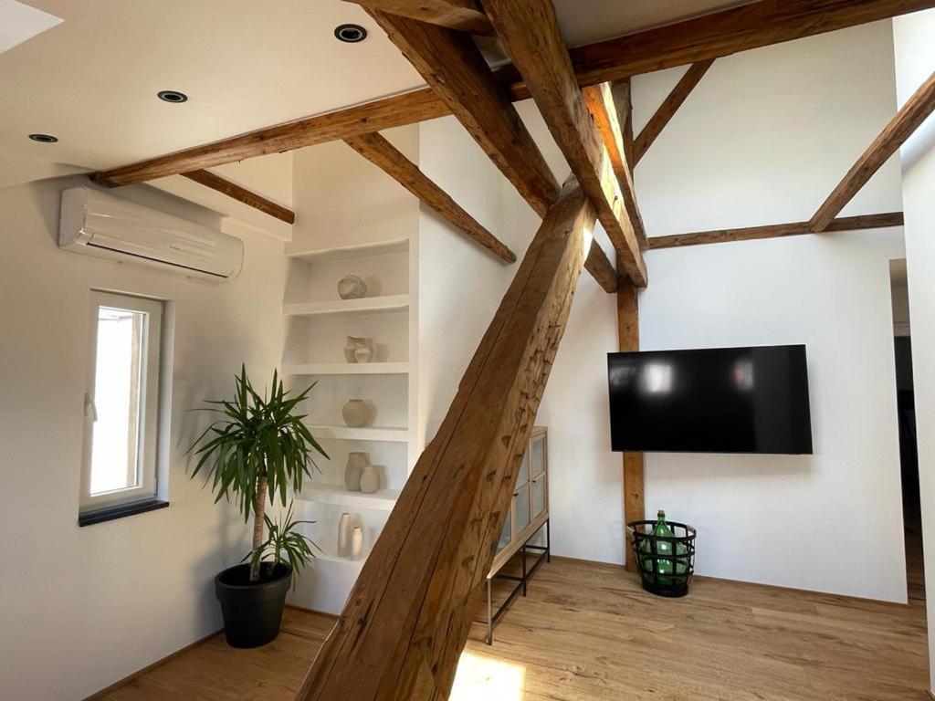 Split Rooftop Loft Экстерьер фото
